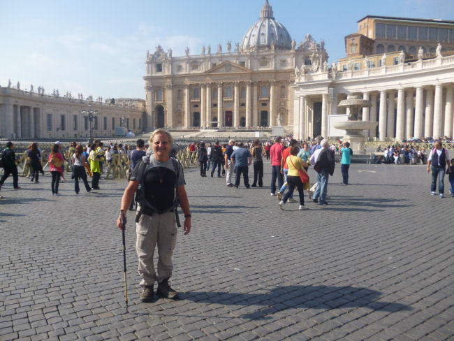 Rome - St. Peter’s Square - End of Philippe’s journey and pilgrimage - October 25th, 2013 (104457 bytes)